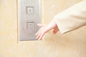 粉末加工のための機器の販売会社